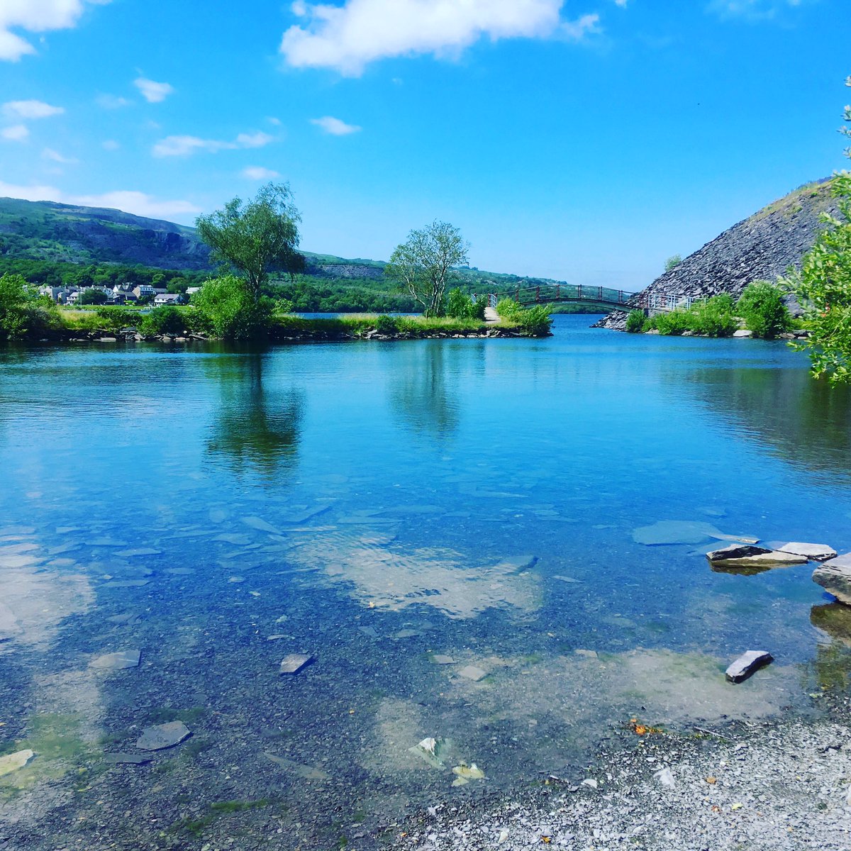 AmgueddfaLechi's tweet photo. Diwrnod hyfryd yn #Parcpadarn heddiw! #haul #golygfeydd #llanberis A beautiful day in #padarn country park today #sunnydays #scenery #lakesandmountains @visit_snowdonia @visitwales @GoSnowdonia @GoNorthWales https://t.co/DesouIWUCq