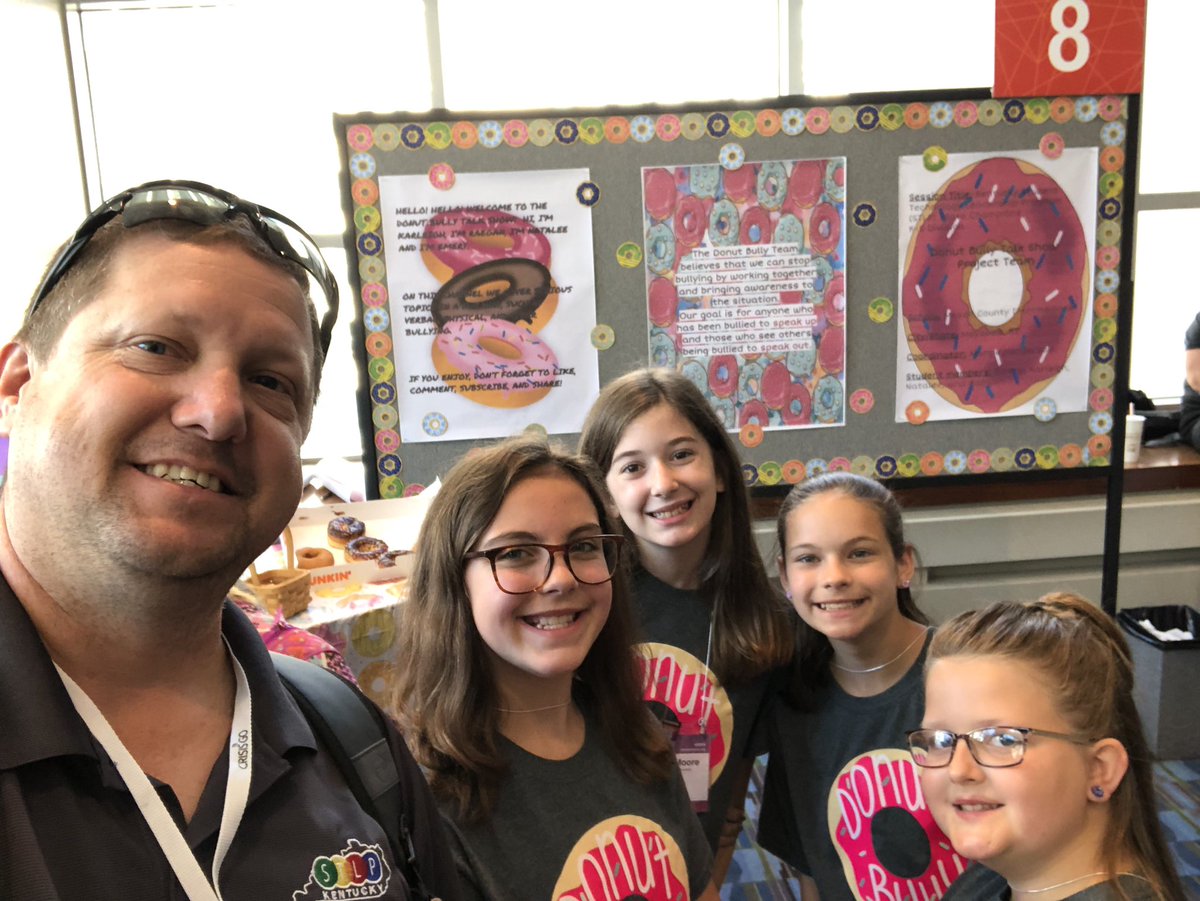 Last group of amazing Kentucky students presenting to throngs of people.  They’ve had so many visitors!!!  #ISTE19 #STLP19 <a href="/MasonCoSchools/">Mason County Schools Highlights</a> <a href="/STLPKentucky/">STLP Kentucky</a>