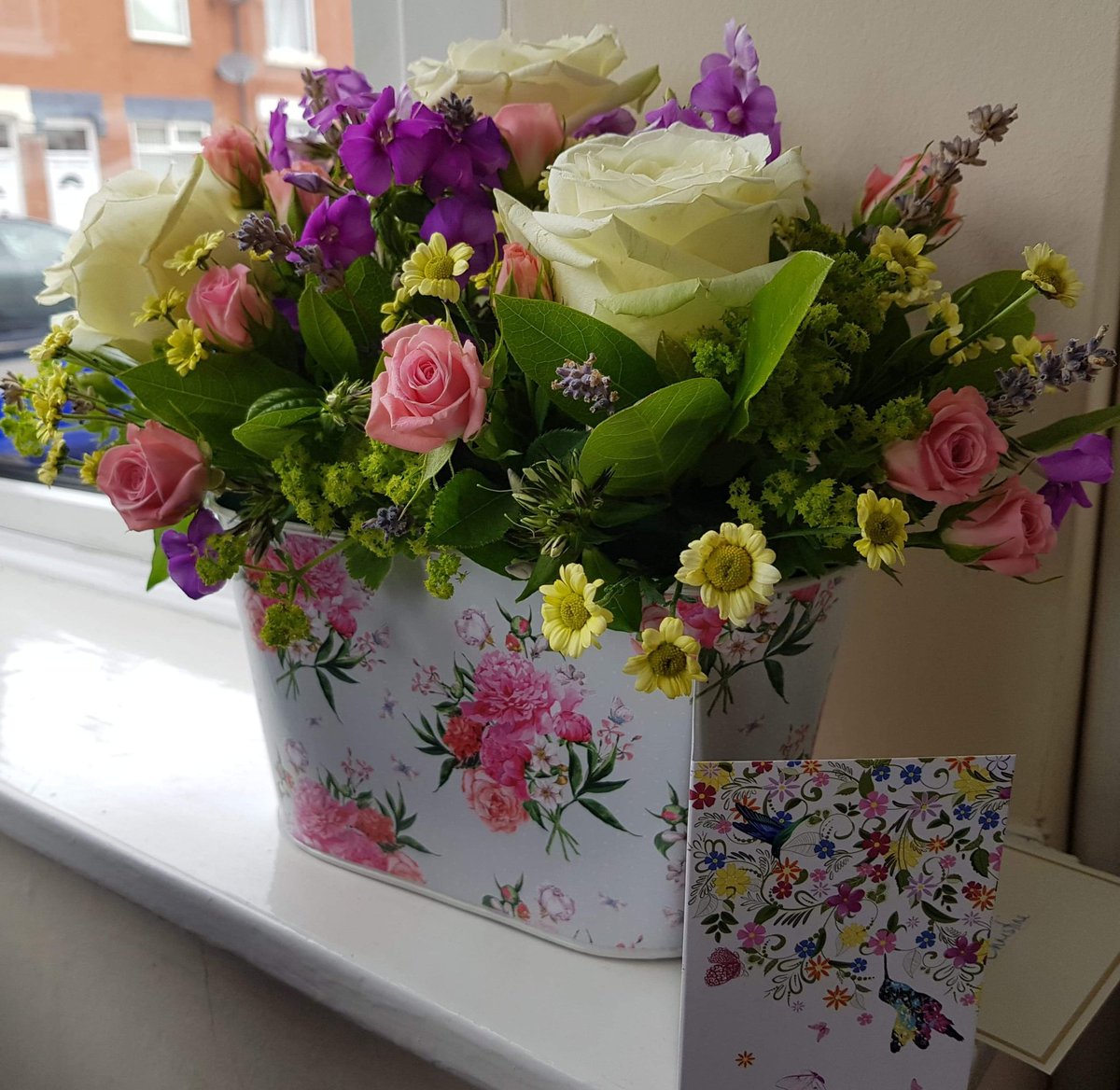 charlottemarow's tweet image. Thank you @JamieMusical for my WONDERFUL flowers from @InterfloraUK , can't wait to get started on creating the corsage for @LaytonWilliams 💙💙
#promnightspecial #JamieLondon