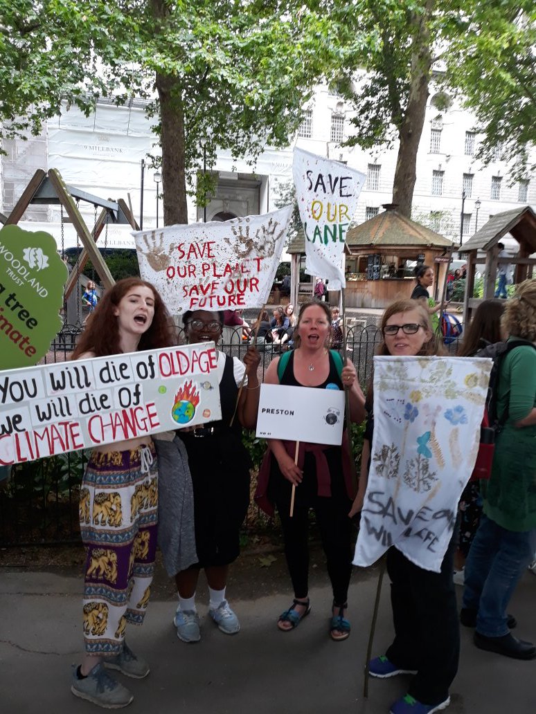 Arrived at Westminster #TheTimeIsNow ready to make lots of noise for the planet! #ClimateCrisis <a href="/OBrightFuture/">Our Bright Future</a> <a href="/Lancswildlife/">Lancashire Wildlife Trust</a> <a href="/lawt_d/">D Dunlop LancsWT (Policy & Advocacy)</a>
