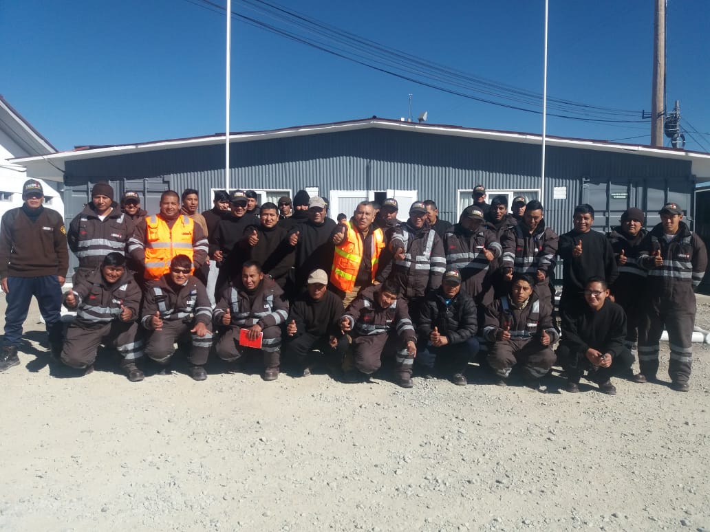 RalVillar2's tweet photo. Nuestro instructor en ruta de capacitación: Matarani-Arequipa-Cusco-El Espinar. Capacitamos a todos en todos los lugares. 100% comprometidos con nuestra gente y nuestra empresa #LidermanoNada @LidermanOficial https://t.co/pbNfdABCNo