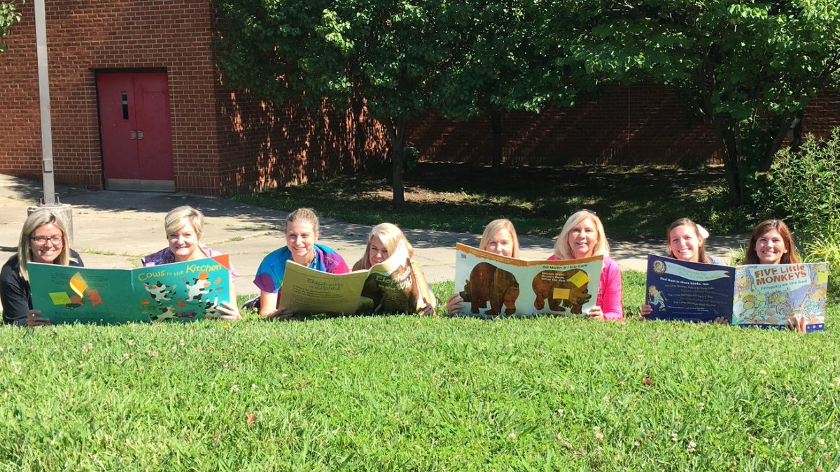 Klrains's tweet photo. Curriculum Academy Day #3. We 💕LOVE our #SharedReading texts! #DiveIntoSharedReading #PajamaDay @AacpSeril @AACountySchools @AACPS_CI @Little1Learning @mesmith1AACPS @MarciMcelhaney @ktwilliamsgirl @neall_kelly @CentralESaacps @Komstac https://t.co/28Tj14Ox0A