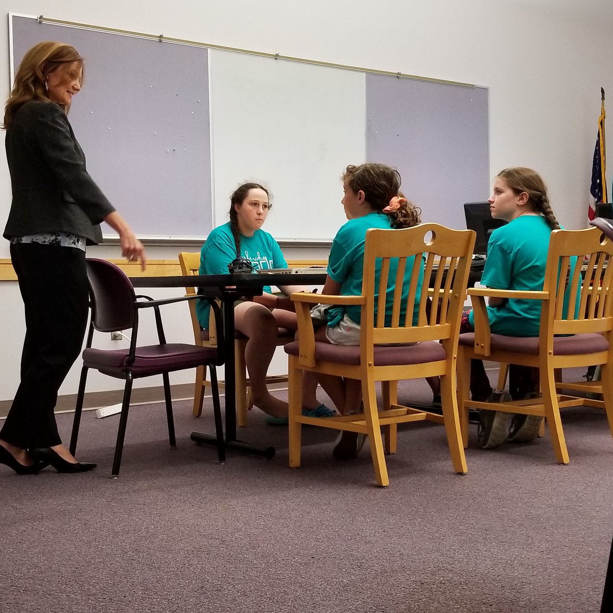 lesa_edwards's tweet photo. Timi Hadra speaking @Girlswhocode summer camp at Frostburg public library.  "Sometimes girls feel like the field of technology is not for them.  That is not true. Sometimes we doubt ourselves.  Don't!  Stay curious." @ACPSchools @RocketCenterWV #RocketCenterWV https://t.co/HwSm9SxXbr