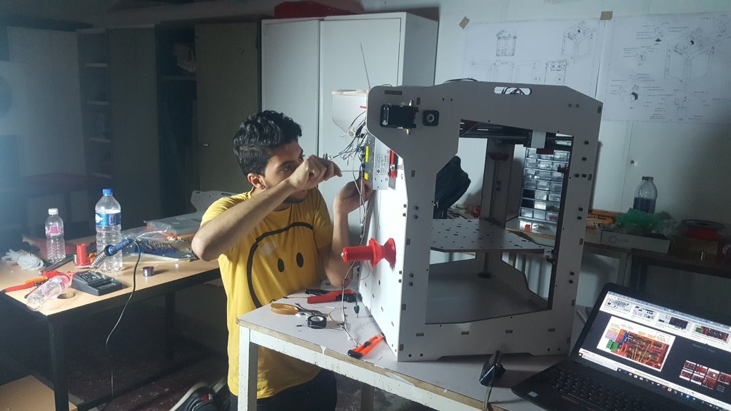 openlab_hamburg's tweet photo. Empowering the youth; Great vibe in Tunis at Open Source Hardware Workshop https://t.co/1kK0GMWVz6 @HSUHamburg  #OSHW @OpenfabTn #maker #fablab https://t.co/AP4v0FvhTx
