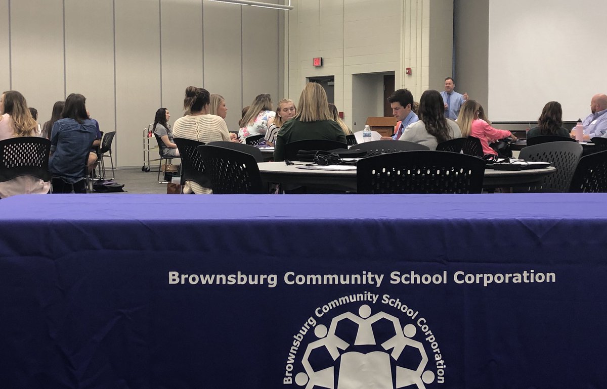 Brownsburg_CSC's tweet photo. Welcome new BCSC teachers!  HR &amp; Technology working with new teachers in our first orientation of the new school year.  #BCSCback19 https://t.co/cUQMdkyFTB