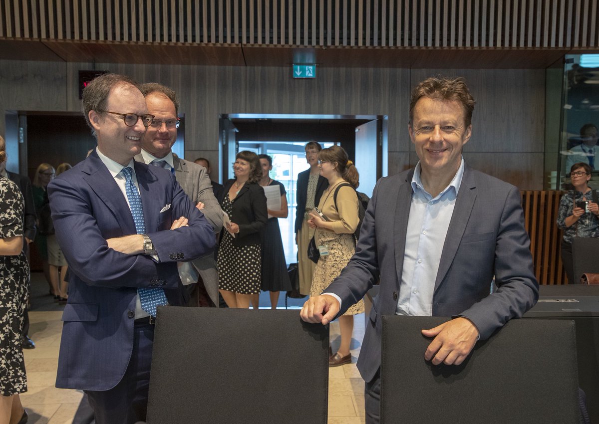 🇧🇪 Minister for #Environment <a href="/CarloDiAntonio/">Carlo Di Antonio</a> checks his files at the Environment #ENVI Council <a href="/EUCouncil/">EU Council</a> (#Luxembourg 🇱🇺).

🤝 He &amp; his EU 🇪🇺 colleagues adopted today a general approach on the reuse of water 💦 for agricultural irrigation.

More here ➡️ bit.ly/envi260619