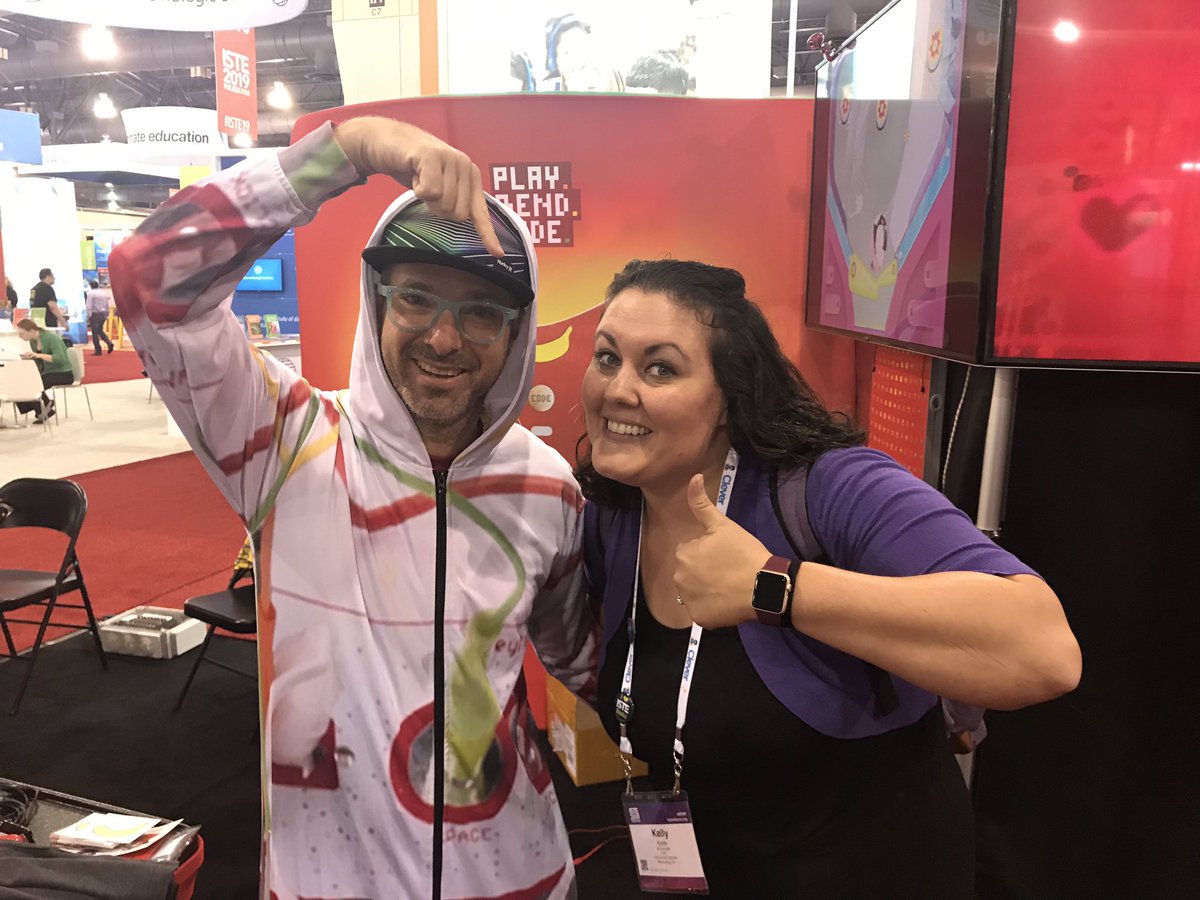 So excited I got to meet the inventor of the <a href="/makeymakey/">Makey Makey</a>. I also got some fun stickers to give out at my training. <a href="/Jo_Feingold/">Jo Feingold 🤓</a>