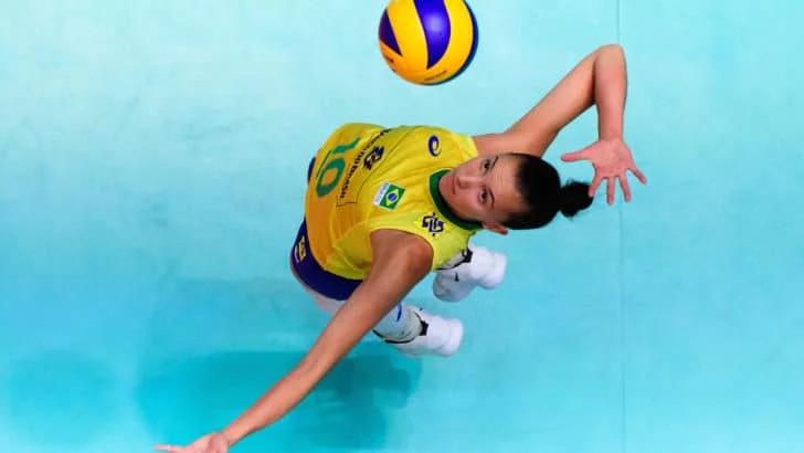 🇧🇷👉Vakıfbank'ın yeni transferi Gabi,ülke basınına konuştu:"Bu yeni okulda,yeni antrenörlerle kendimi geliştireceğimi düşünüyorum." 
🖇️Çeviri: voleybolplus.com/gabi-brezilya-…
🖇️Orjinal link: melhordovolei.com.br/gabi-sempre-so…