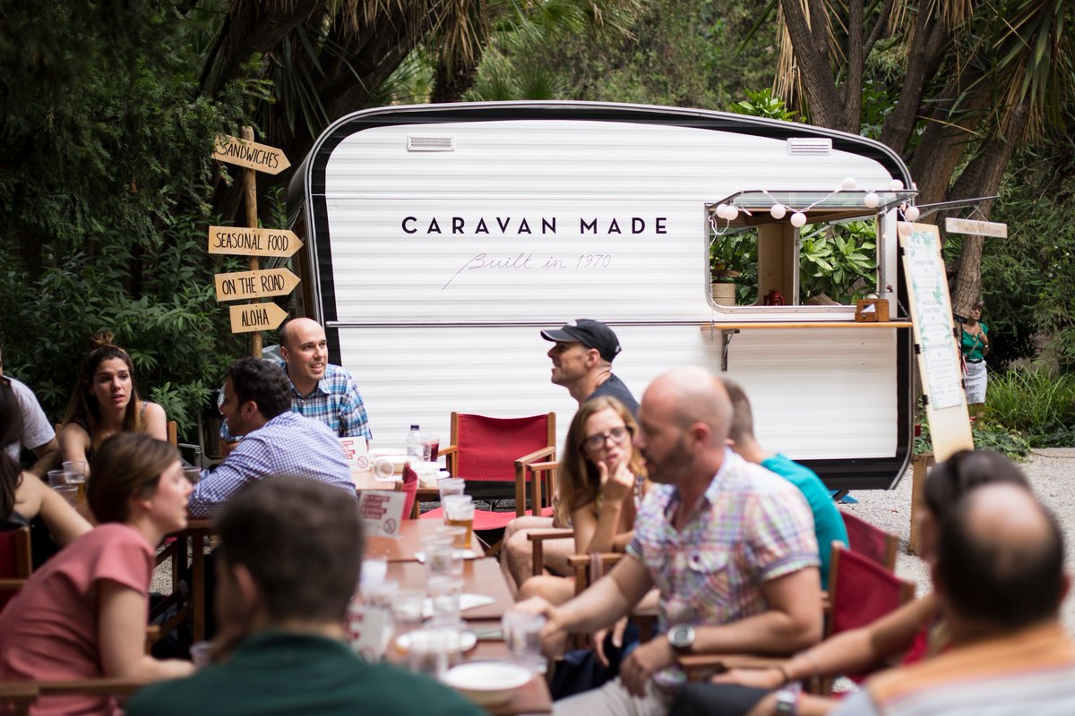 Els Vespres de la UB tweet media