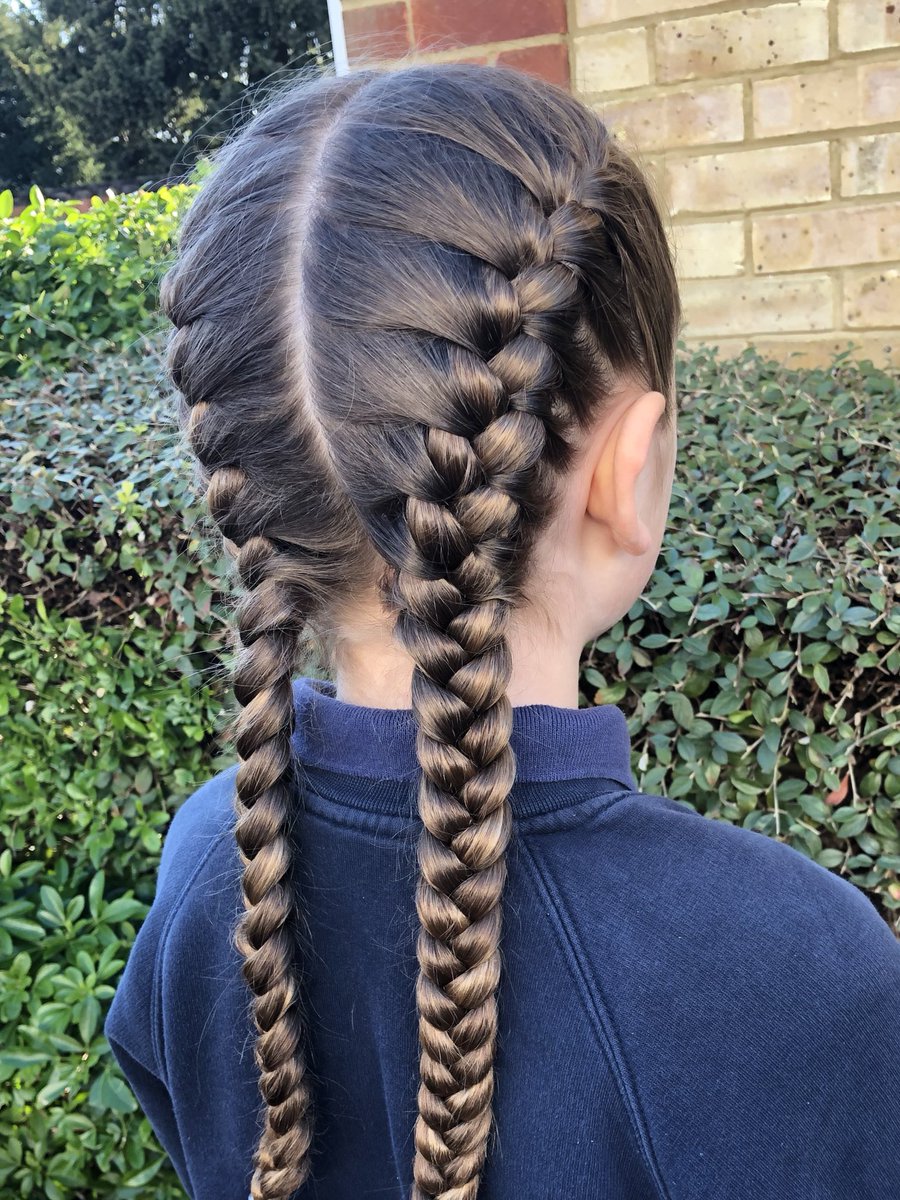 Which plait did you learn first? Mine was a french plait 😍
#braiding #memories #braids #frenchplait #thebraidschool