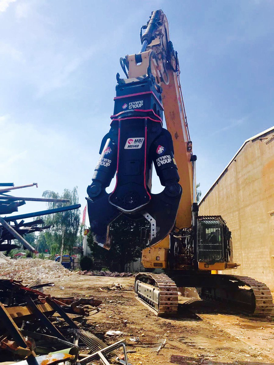 If you have a large demolition project, you need adequate equipment...
Well, our MS140 can handle HUGE demolition projects