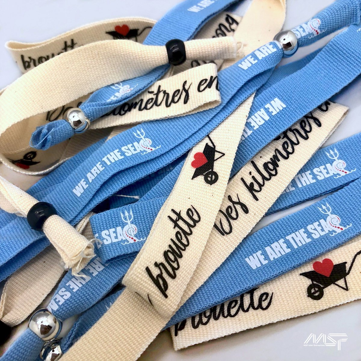 mspiecom's tweet photo. Pourquoi opter pour le bracelet coton personnalisé ? 🌍 Une matière 100% naturelle avec la possibilité de garder la couleur naturelle (blanc cassé) ou alors de choisir une teinte Pantone + une impression sérigraphie de qualité : le tout avec des tarifs ultras dégressifs ! ✅ https://t.co/wQyESyKu9q