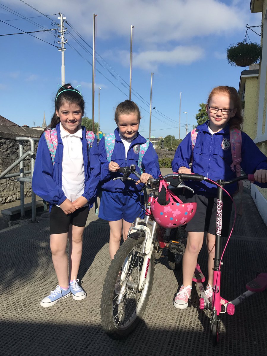 stpatricksgnslk's tweet photo. Thank you to all who cycled this National Cycle on Wednesday! 40 girls (20%) cycled to school today! Well done everyone! Our bike and scooter parking space was full! Thank you to Fiona, our local @GreenSchoolsIre coordinator for visiting us today. @LKSmarterTravel #bikeweekie https://t.co/2SXKNjnLOS