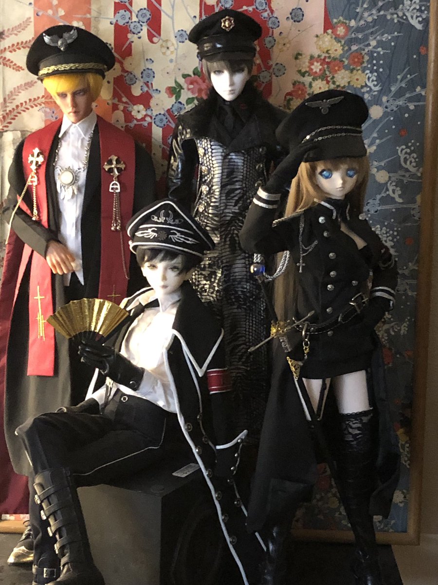 CyborgHenshin's tweet photo. The kids are hanging out. #ringdoll #dollfiedream #bjd #doll #toy #anime #dollart #balljointeddoll #actionfigures #ドルフィードリーム https://t.co/OiEGt6H37z