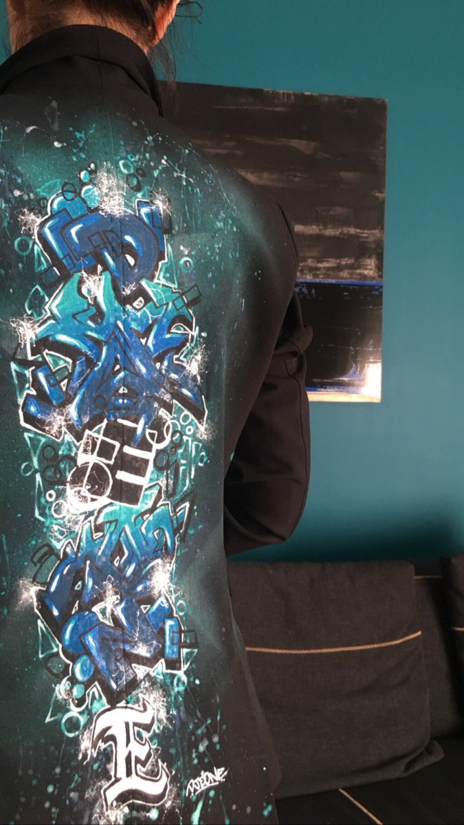 djeoner's tweet photo. Back on clothes !  #djeone #painting #graff #customclothing #clothes #fashion #fashionart #model #mode #art #artwork #streetart #letters #wildstyle #customjacket #galactic #mulhouse #alsace #schlagerclub https://t.co/MrNSUL0XPn