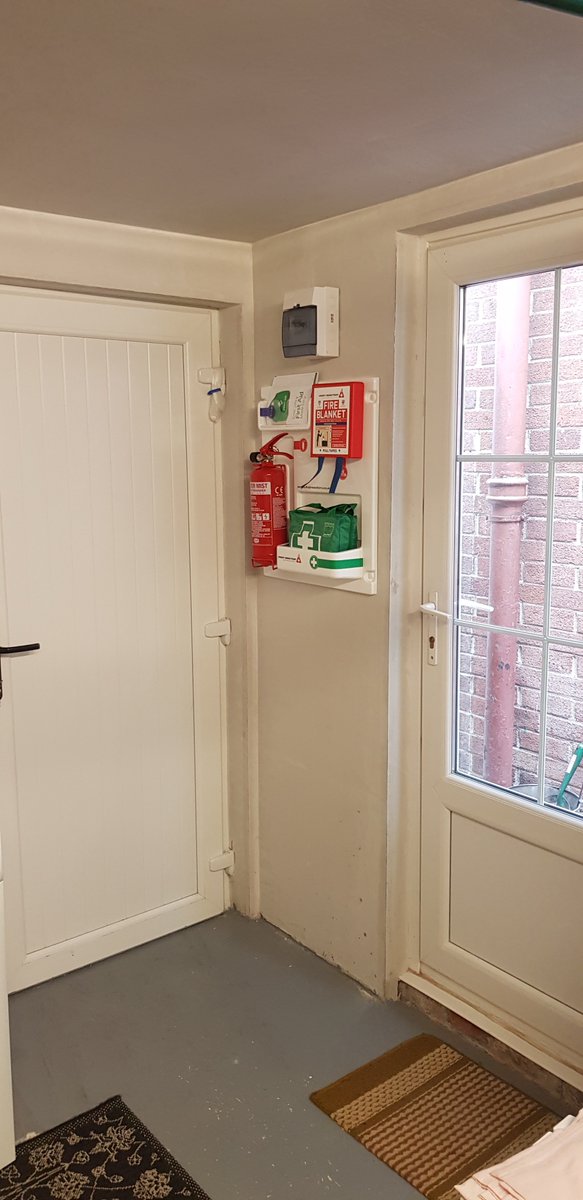 FirstReactionUK's tweet photo. #Helpwithinreach
@FirstReactionUK
@SafetyAtHome
@Netmums https://t.co/1r2O5YT8AG