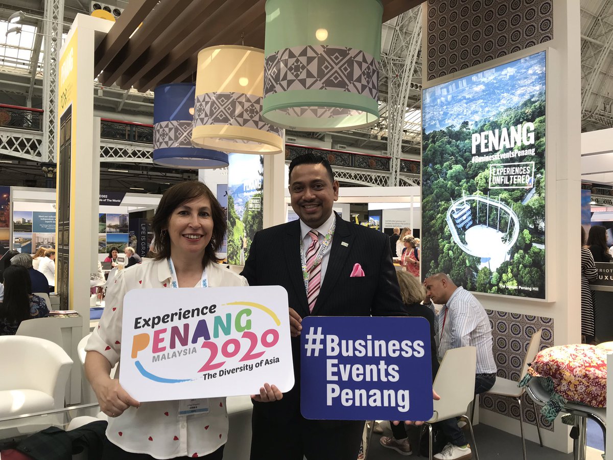 PCEB_MY's tweet photo. Catching the #EPY2020 hype at the #Penang Pavilion is Fiona Keating, Editor of Meetings and Incentive Travel (M&IT).
#BusinessEventsPenang #ExperiencesUnfiltered #PenangUnfiltered #ExperiencePenang2020 #PETACH
#MeetYouatTheShow @MeetingsShow @meetpie https://t.co/c28VJSxCEz