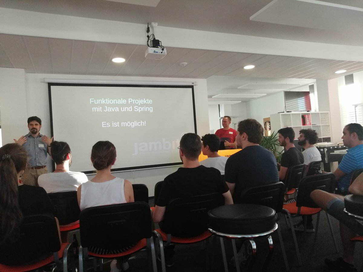 jambit's tweet image. Bei unserem jambit #Meetup über #funktionaleProgrammierung in Stuttgart zeigten uns Andreas und André gestern die Besonderheiten von #Elm und wie funktionale Projekte mit #Java und #Spring möglich sind. Vielen Dank an unsere Gäste fürs vorbeikommen!
