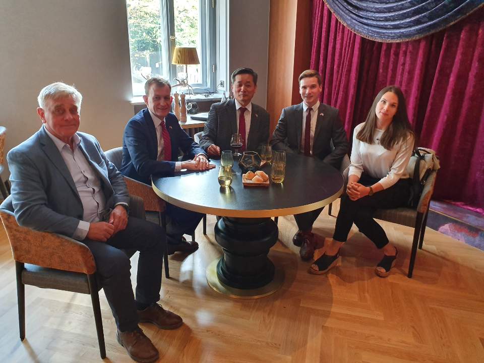 Robert E Kelly (@robert_e_kelly) on Twitter photo Happy to do a talk on North Korea and the stalemated nuclear negotiations for <a href="/SSE_Riga/">SSE Riga</a>, <a href="/LVUniversity/">University of Latvia</a>, <a href="/LVinKorea/">Latvia 🇱🇻 in Korea | #StandWithUkraine 🇺🇦</a> and <a href="/PNU_Intl/">PNU International</a> in Riga this week. Lots of good questions, and none on the BBC video. Progress! Happy to do a talk on North Korea and the stalemated nuclear negotiations for <a href="/SSE_Riga/">SSE Riga</a>, <a href="/LVUniversity/">University of Latvia</a>, <a href="/LVinKorea/">Latvia 🇱🇻 in Korea | #StandWithUkraine 🇺🇦</a> and <a href="/PNU_Intl/">PNU International</a> in Riga this week. Lots of good questions, and none on the BBC video. Progress!