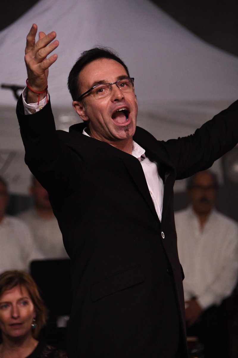 FabMusicale's tweet photo. Rémi Bulot,Chef de Chœur,Chanteur,trompettiste,compositeur,arrangeur,29 et 30 juin à St Georges dirige le Chœur de La Fabrique avec«Eclats de Voix»puis «La Grande Chauffe» , et visite de «St-Georges en musique» @lafabriquemusicale, @FabMusicale, #FJFM2019,https://t.co/83MQMbOgwx https://t.co/VXSUkPxr63