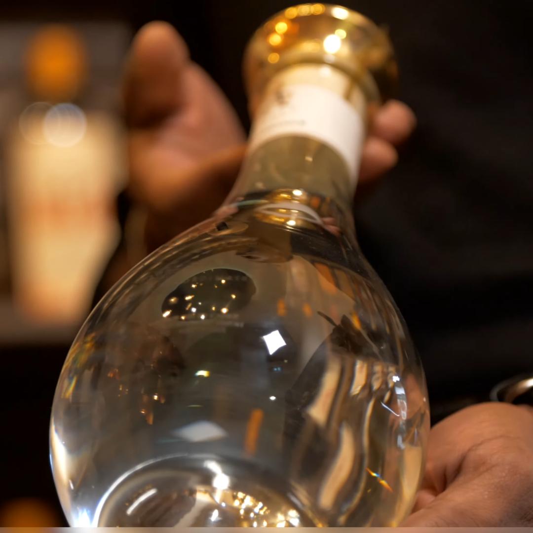 diva_france's tweet photo. .@LesInconnus  : Didier Bourdon et @Pascallegitimus avec @MorganNiquet vous convient à une dégustation de rhums A la Civette !

L'occasion d'y déguster Rennaissance de Rhum A1710 ! -> https://t.co/92kXxNUE0I

Merci à @hoteldulouvre !
Crédits 📸 &amp;  🎥 :  @MorganNiquet https://t.co/OAKpPsU7F7