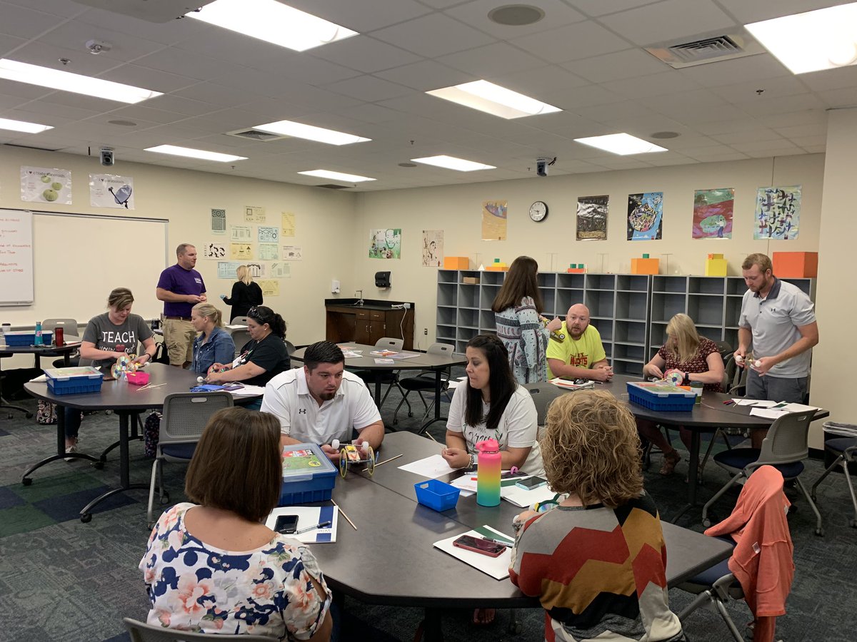TNTechSTEM's tweet photo. Day 2 of our STEM in Motion-Middle School Teacher Workshop will focus on Pro-Bot Coding, Mouse Trap Cars & stopping distances on different surfaces and lesson development!🚗🚕
.
.
.
#OakleySTEMCenter
#STEMinMotion
#TNSTEM https://t.co/YuZj898OHX
