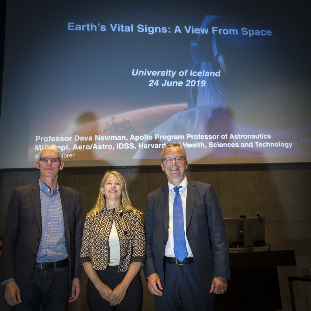 DavaExplorer's tweet photo. A great welcome to #Iceland. The #MarsGeneration #UnivIceland was fantastic! #STEAMD THANK YOU President Benediktsson. #Exploration4All #nasabasalt #nasa_science @NASAAmes @MITAeroAstro @MIT https://t.co/nnNkU97sMx