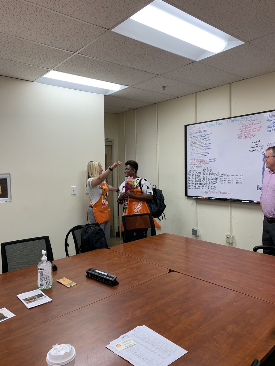 Alexis Hurley tweet media