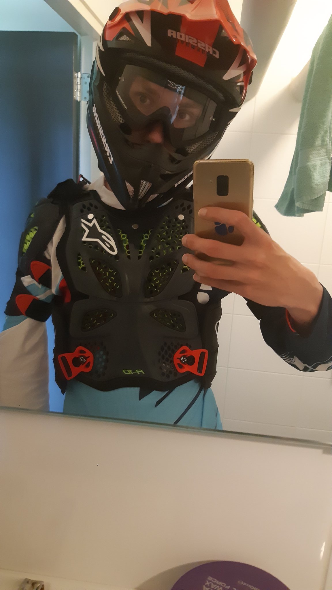 My new body harnass got in today, I already love it!? #fetish #gear #gay #gayporn #twink #kink https://t