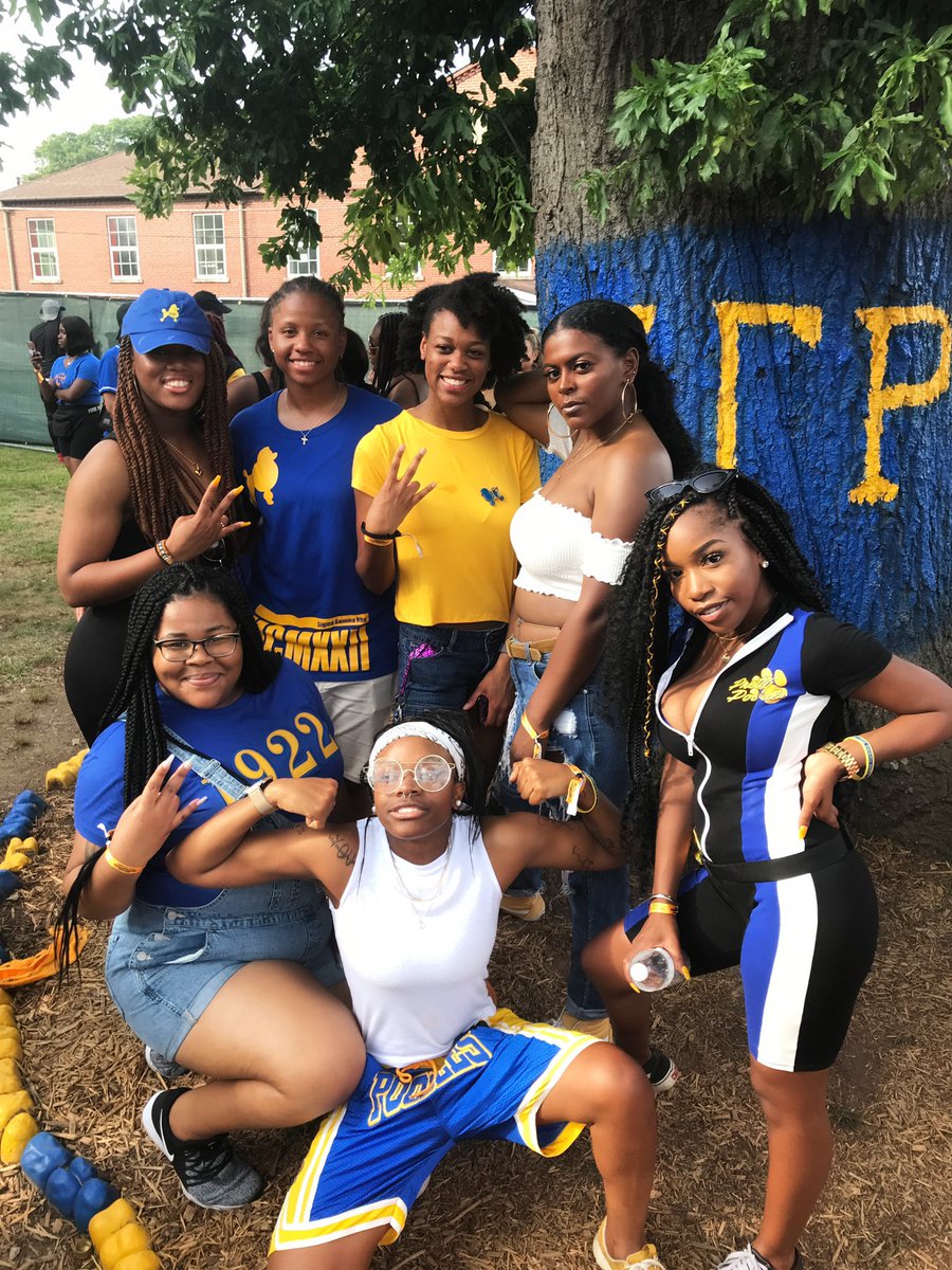 arieleray's tweet image. Before it’s too late to post my pics from this weekend. 💙✨#samepose   😂 #AGP2019