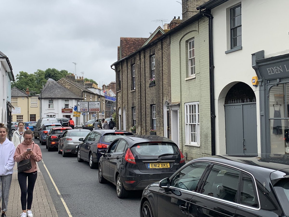Owing to an incident involving a parked car in East Street, traffic in the centre of Saffron Walden (Market Square, High Street, George Street, King Street) is backing up in all directions. Avoid if possible. East Street is closed to all road traffic. #udctraffic