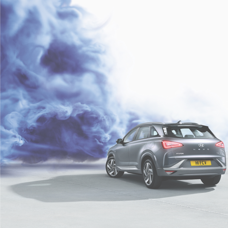 Hyundai_UK's tweet photo. Did you know that driving the Hyundai #NEXO for an hour purifies the amount of air needed every hour by 42 adults? And that driving 10,000 NEXOs produces the same carbon reduction effect as planting 600,000 trees? Talk about blue sky thinking. Learn more https://t.co/vkn0hV2Vr5 https://t.co/BZ0W5DzXD9