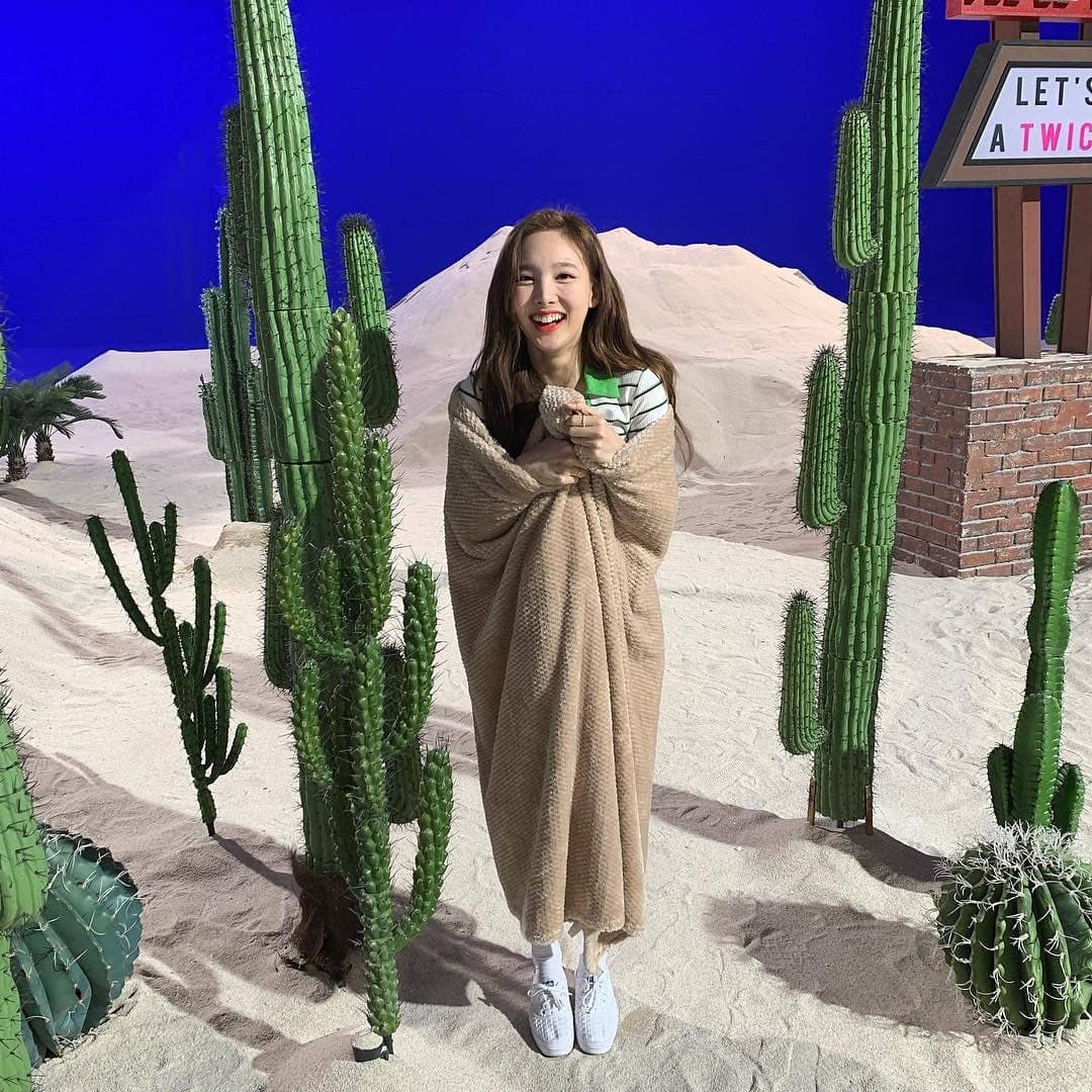 nanaaaaaaaaa95's tweet photo. Selamat wamil sayang ku 😘😂😂😂
#WeWillWaitForYouNayeon
#SAPHASTER #SAPHASTER 
@JYPETWICE https://t.co/AuSdgENTrs
