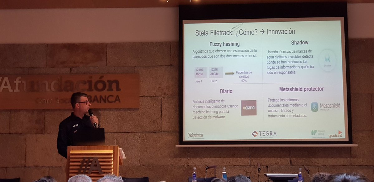 Dani_R4mos's tweet photo. @JoseCascallana de @ElevenPaths presentando las tecnologías integrantes de #StelaFileTrack y que estamos desarrollando en #Tegra @Telefonica + @Gradiant https://t.co/2RCCwvgN0v