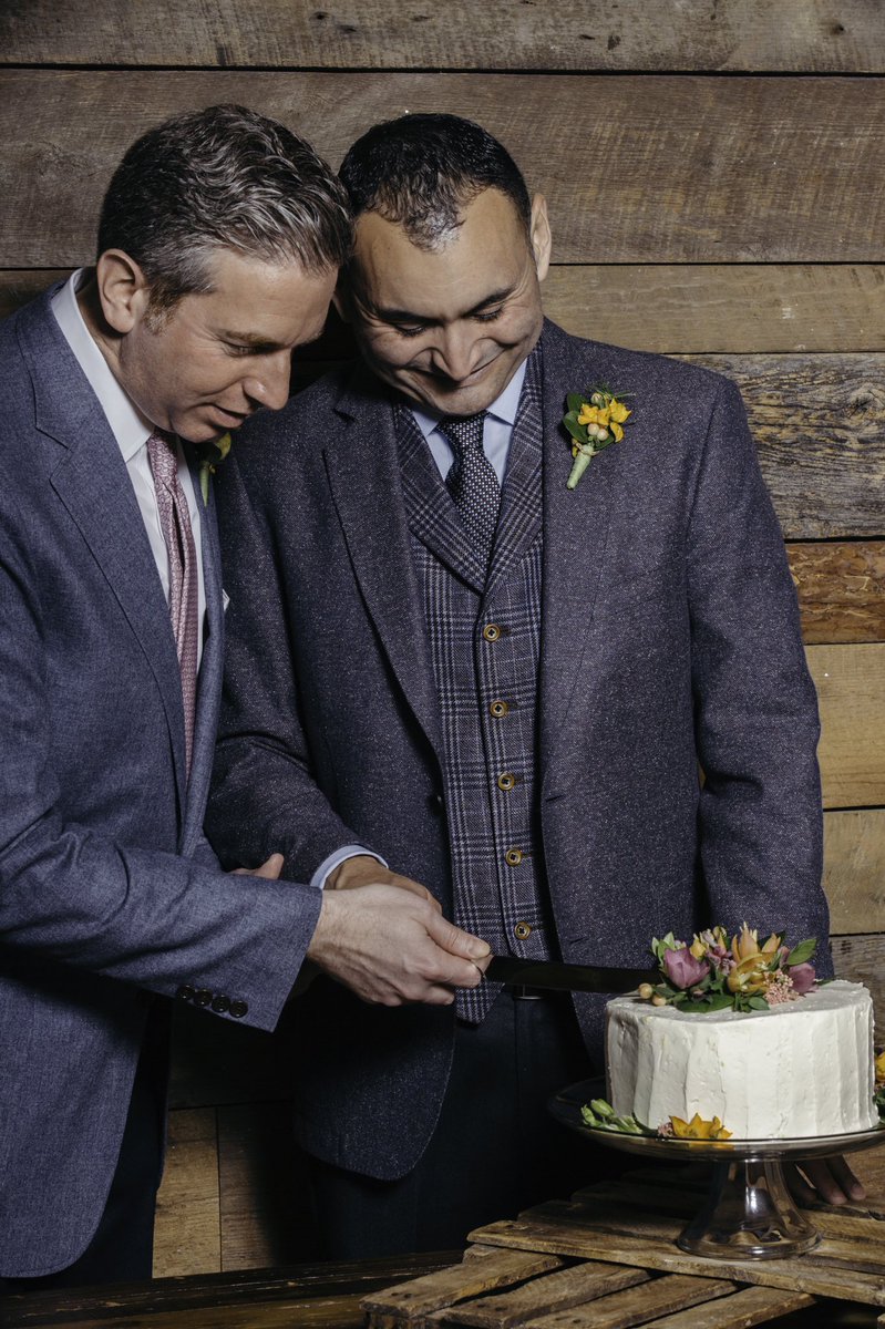 CBPhotogs's tweet image. Sometimes I flinch when a married couple has to cut such a gorgeous cake.
•
Schedule a consultation with us for your wedding photography so we can talk about dessert (thanks, in advance).