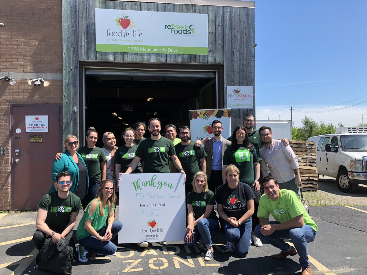 Thank you Burloak for coming out to support <a href="/foodforlife/">Food for Life Halton</a> !! 2,680 lbs of carrots were sorted and packed. Thank you for making a difference and giving back to our community!! #BurloakGivesBack #gennext2019
