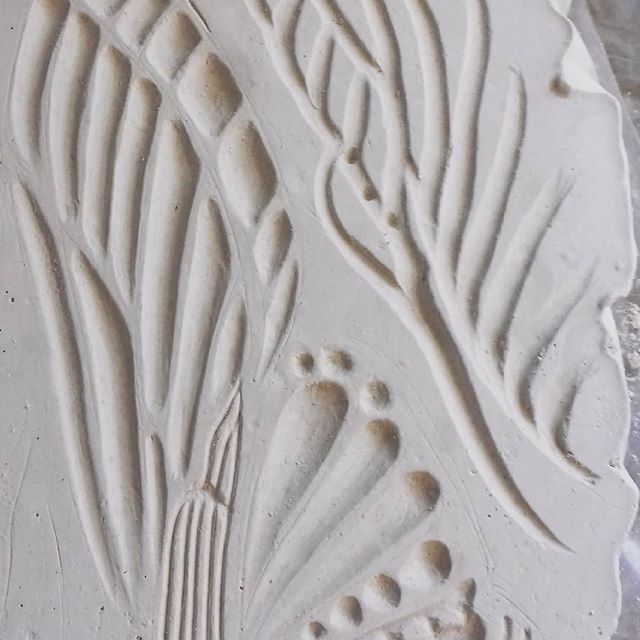 JEcottGlass's tweet photo. One of a series of mould for some new wings. I'm going to experiment with a different kind of glass, so cross fingers for me!
#glasswings #bullseyeglass #glassdesign #fusedglass #interiordesign #glassforinteriors #artinoxford #insectsculpture #insectwin⦠https://t.co/eJNtTVJbax https://t.co/EVhR5c25G0