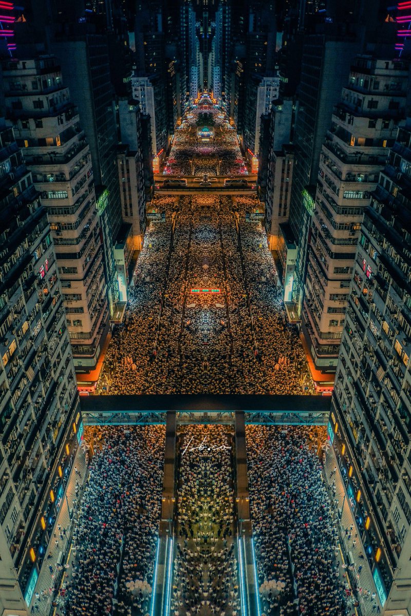 VivienneChow's tweet photo. Amazing shots of protests by Hong Kong photographer Deacon Lui. His Instagram profile: https://t.co/okya8wH0kZ #antielab #616protest #extraditionbill https://t.co/kWXRNolHpf