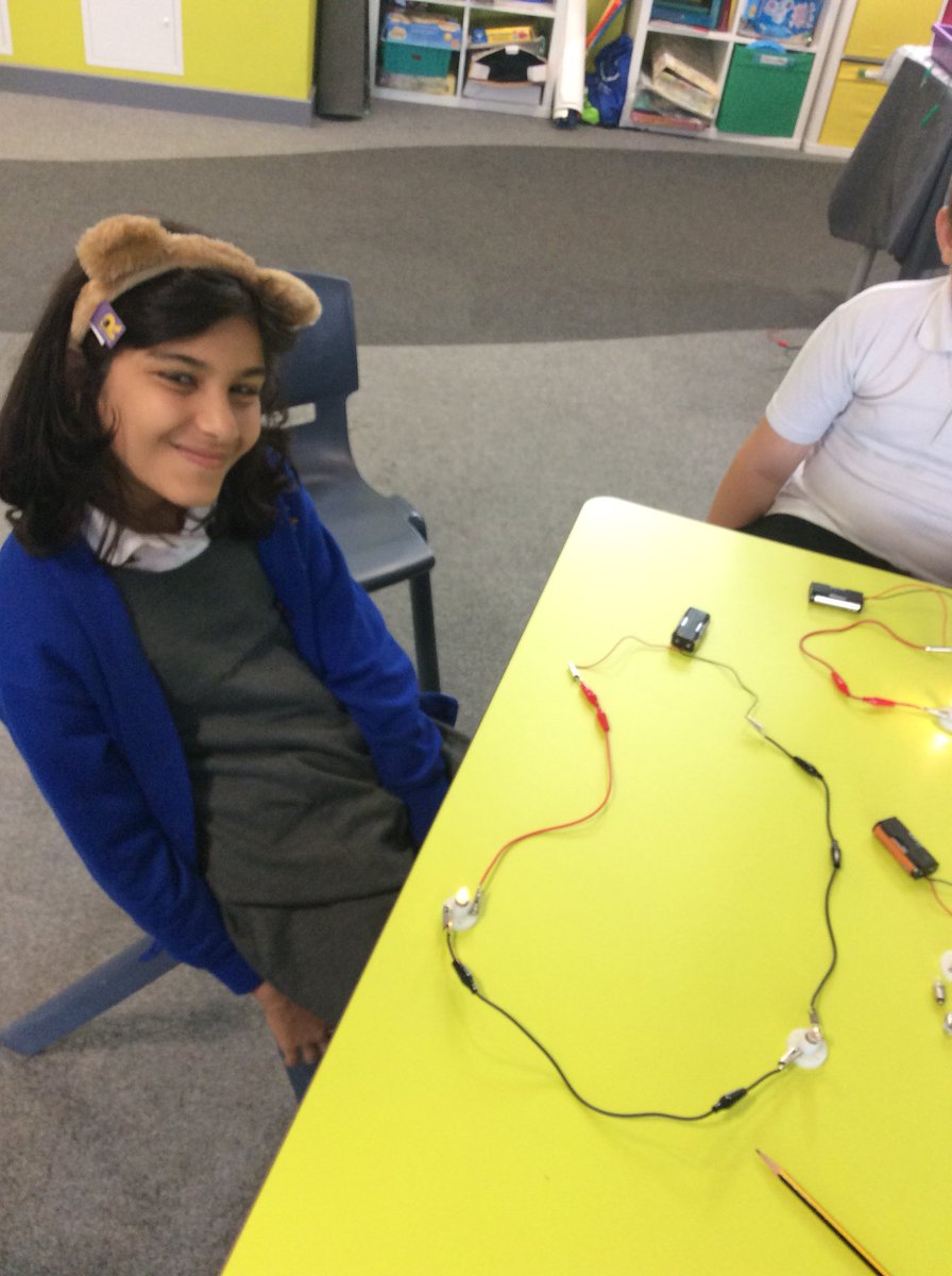 edgewickprimary's tweet photo. #NurtureClass have been investigating #electricity and how to make a working circuit! #ScienceWeek https://t.co/GgRYOCN2GL