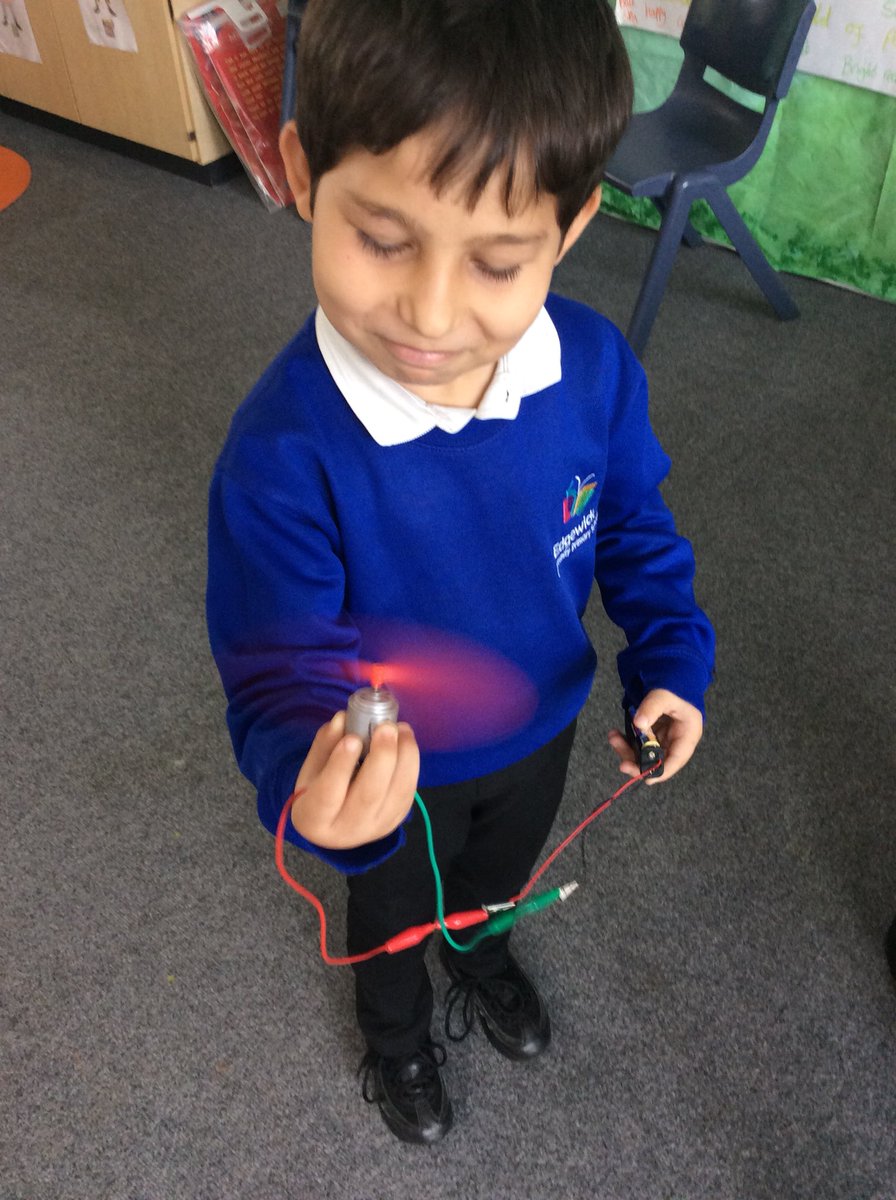 edgewickprimary's tweet photo. #NurtureClass have been investigating #electricity and how to make a working circuit! #ScienceWeek https://t.co/GgRYOCN2GL