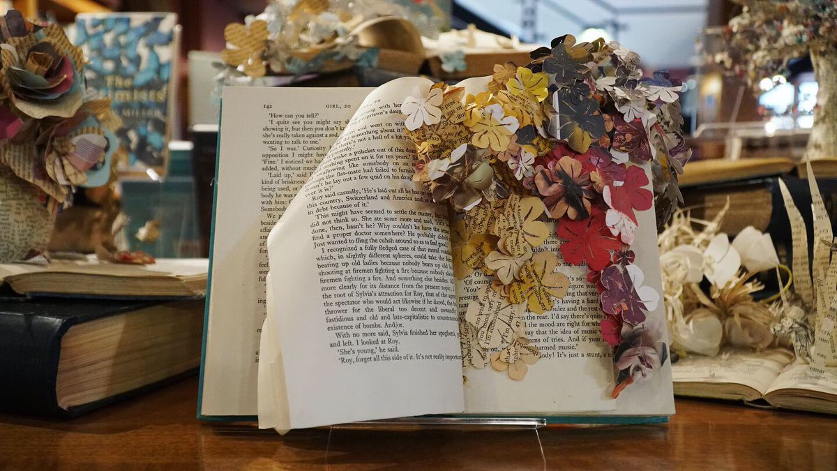 CharterhouseSch's tweet photo. View the some of the beautiful book art made by our DT Teacher, Mrs Sutton. 📚

#charterhouseschool #bookart #libary #display https://t.co/an3a5Ra2nB