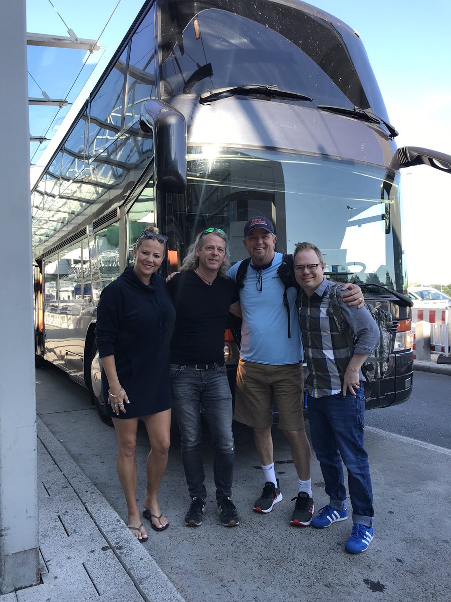 LinkieMarais's tweet photo. More #Europe pics with the #messlords - everything from making lots of sliders, power tools, banana pudding fights, and our super cool rockstar bus and bus driver that drove us all over 🇩🇪
#navyentertainment #armedforcesentertainment #germany #chef #military #foodnetwork https://t.co/CBKS1A6EtP