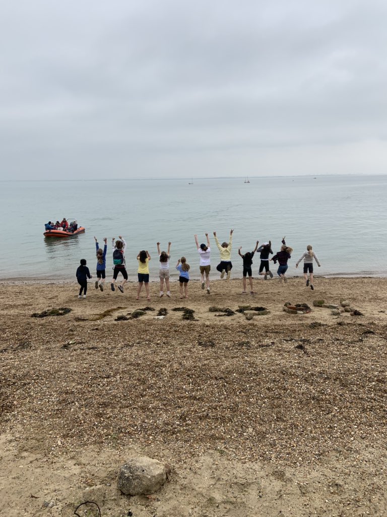 RedPartnerships's tweet image. Enjoying a beach walk and the lovely views @PGLTravel @PGLholidays #RedcliffeResidential #RedcliffeEnrichment @RedcliffeSchool @Red_Wordsworth @Red_Shakespeare @Redcliffe_HM