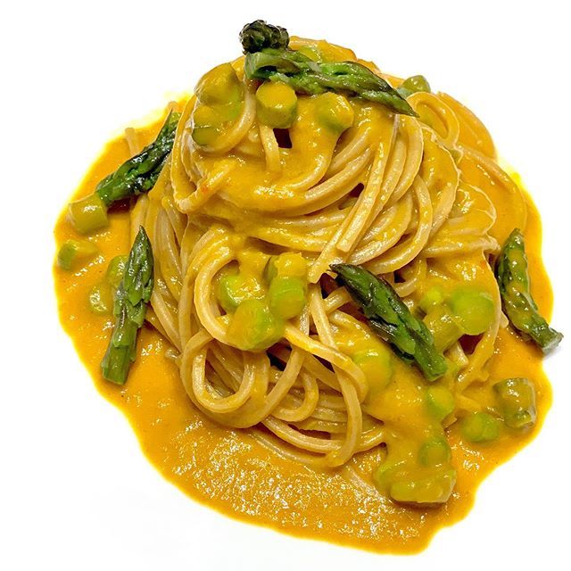 Mancyo's tweet image. “Non temete i momenti difficili. Il meglio viene da lì.”
Nuovo mood del mese 😜, non si molla un 🤬 ...
Spaghetti quadrati integrali @pastalamolisana con crema di peperoni e asparagi.
Non so voi mai io vado matto per i peperoni 😜 , all’estate mangerei solo verdura. E la vostra…