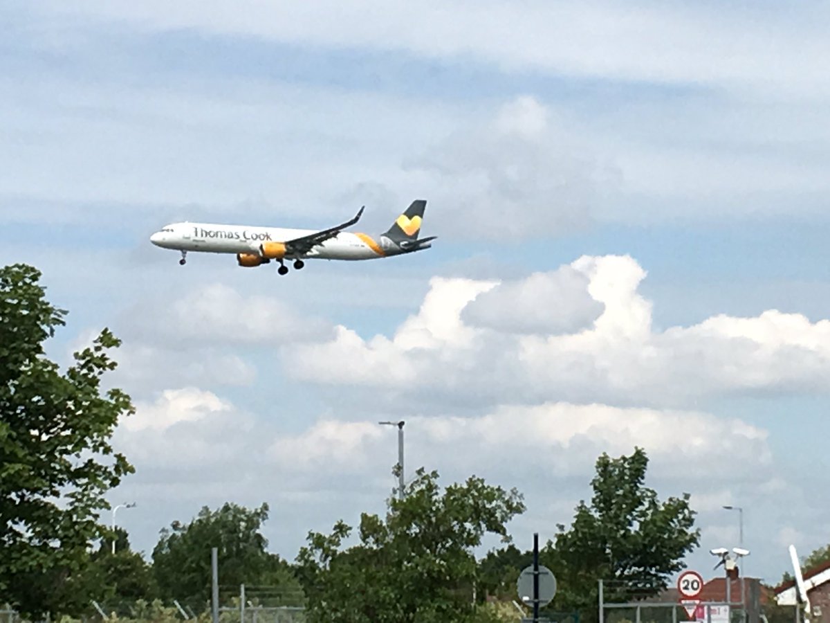 PeoplesAndy's tweet photo. Nice getting to the car park and seeing your plane land 👍💛.
Off to @CyprusAeropolis #LCA #A321 #TCDN https://t.co/m2SB4TS5gX