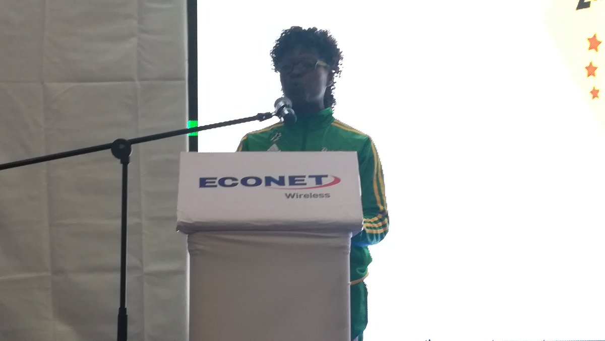 263Chat's tweet photo. Captain of the national team Perpetua says they are ready and with @econetzimbabwe by their side they will never walk alone
@CassavaSmartech @fayaz_king @FungaiMandiveyi @eddie_chibi
#ZimGems
#ZimNetballGems
#263Chat https://t.co/hKQHpUsQUc