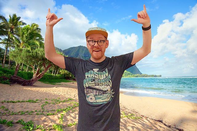 Hang ten, dudes and dudettes!  Here I am, just chilling on a beach in HAWAII, where I ACTUALLY AM, sporting my new surf-esque design on my newest <a href="/shirtsontap/">Shirts On Tap</a> shirt from <a href="/masonaleworks/">Mason Ale Works</a> !  I’m definitely NOT in NYC!  Can’t you tell by my hang ten hand sym… bit.ly/2x0ugSk