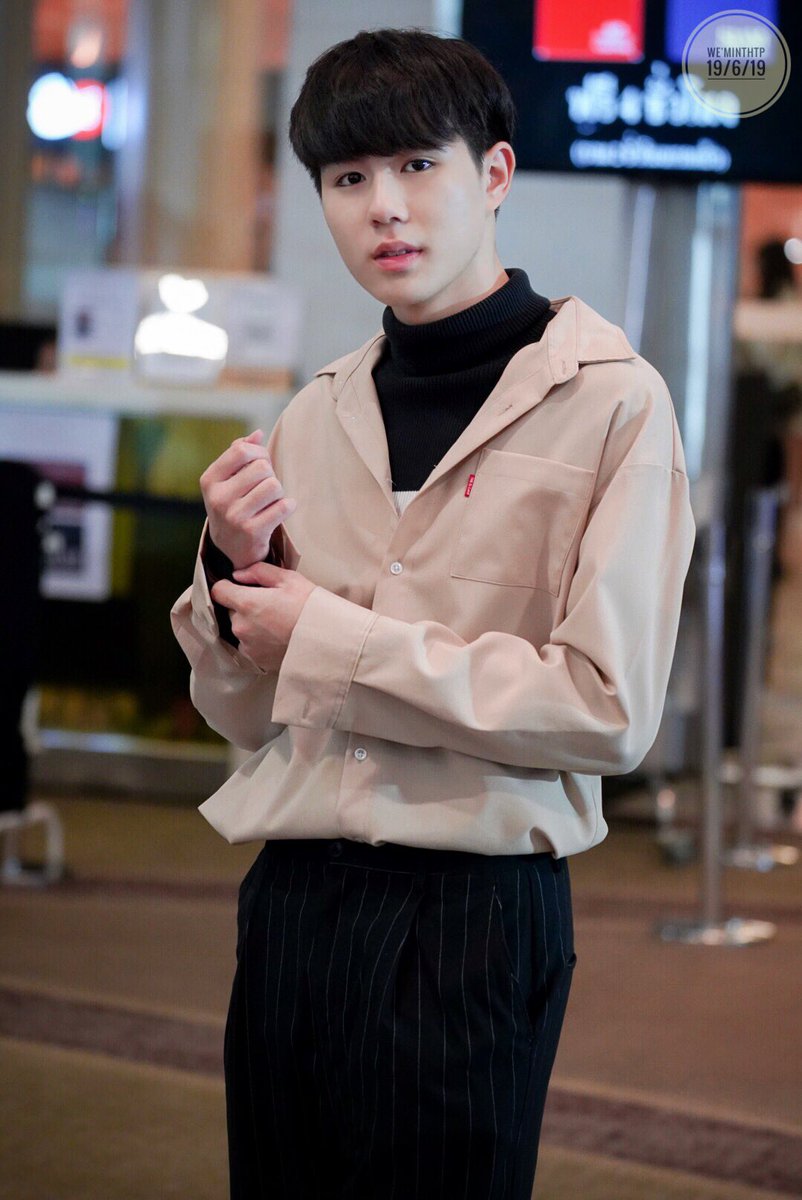 we_minthtp's tweet photo. H a p p y   B i r t h d a y   t o   M I N  💙

#MINThitipat 
#19thHBDMIN https://t.co/9ppMLpuOPm