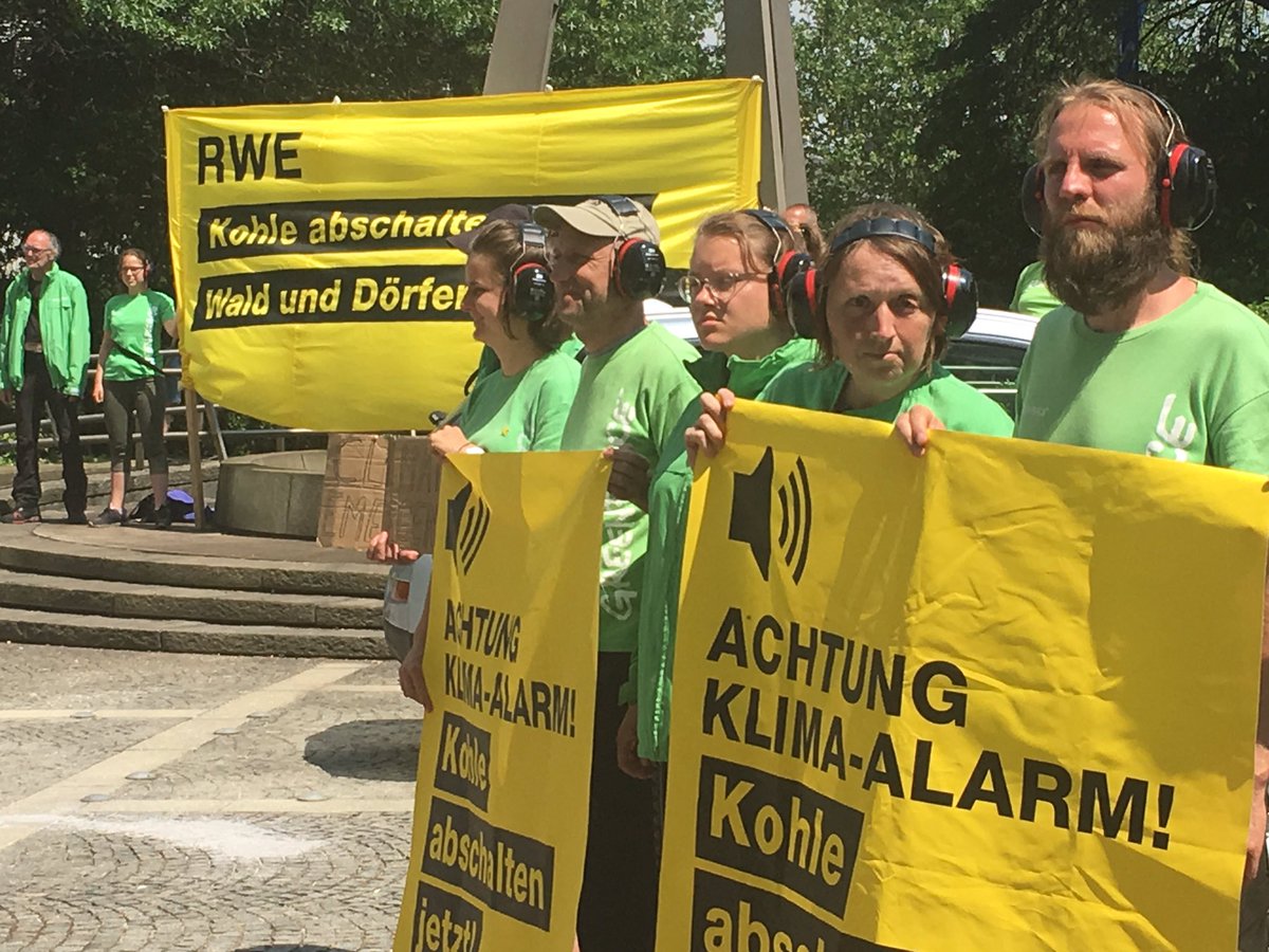 KarSmid's tweet image. #KLiMAALARM bei #RWE_AG Kohle abschalten, #Klima, #HambacherForst &amp;amp; #AlleDoerferBleiben retten #AlleGegenRWE