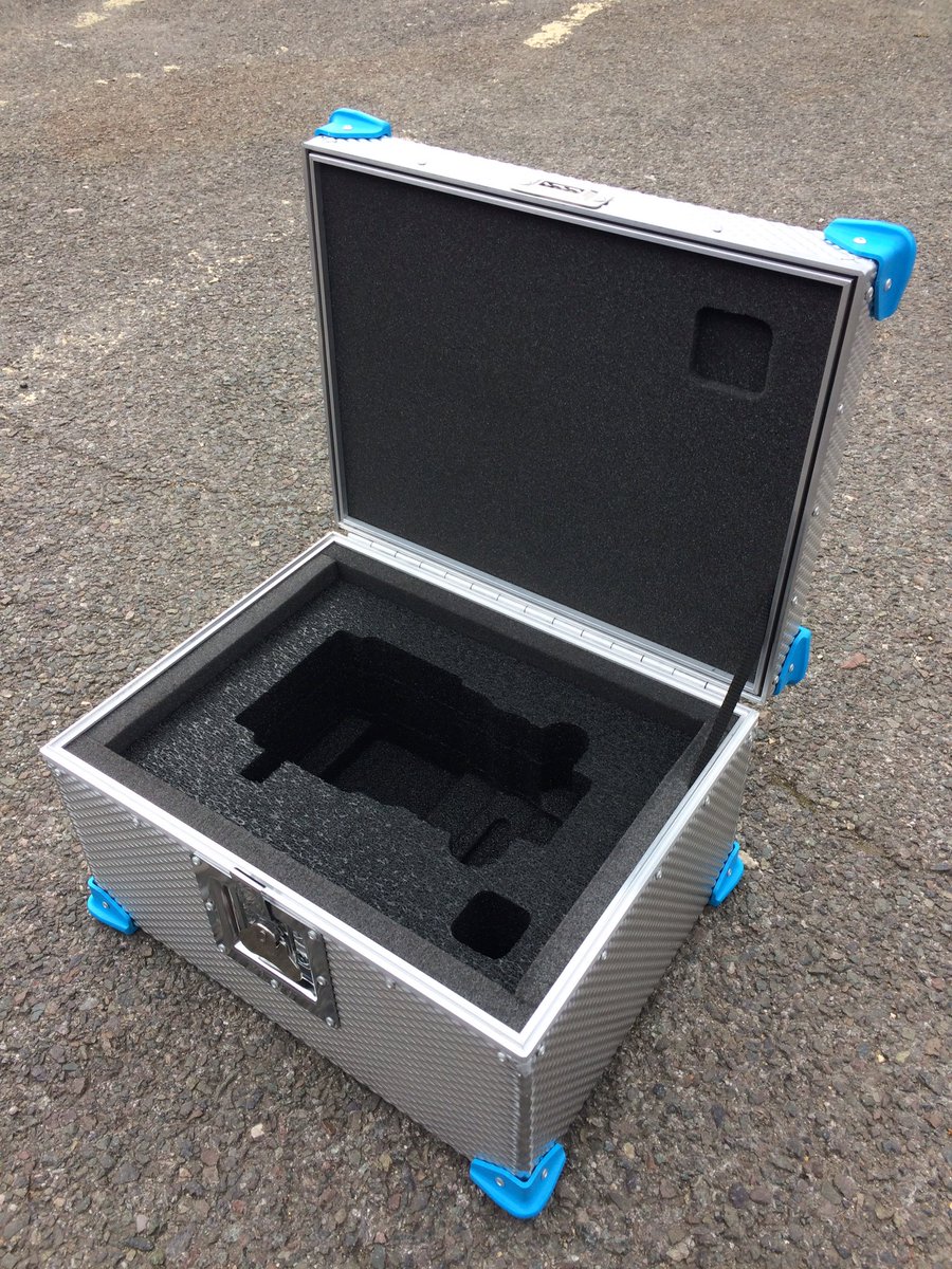 CaseDesignLtd's tweet image. First few cases going out the door for the @arri #signatureprime lenses we have all on file, 3/4-way cases and a single case for the 150mm #madeintheuk #flightcase #aluminium